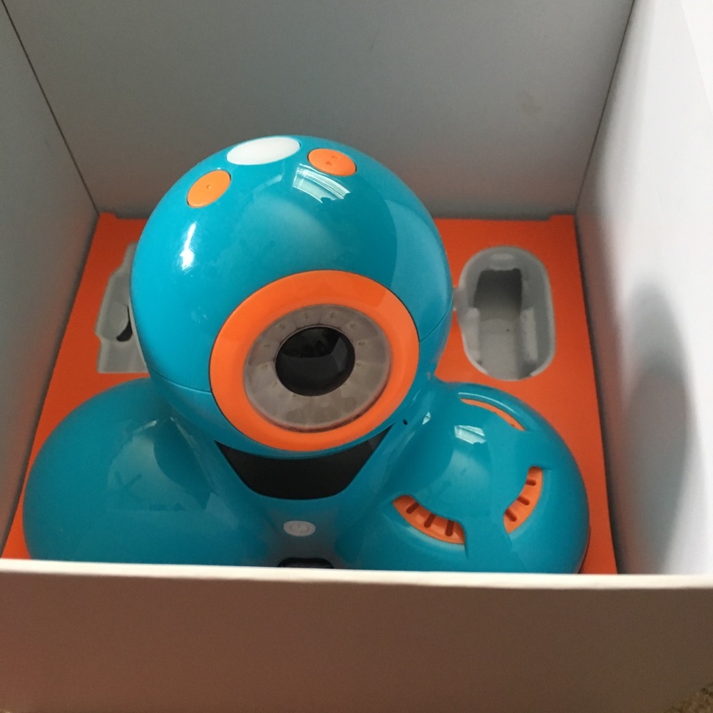 Dash robot - Picture 3 of 5